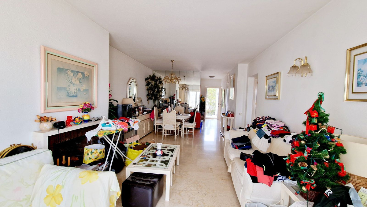 Piso de 2 Dormitorios y 2 Baños en venta en Nueva Milla de Oro, Estepona