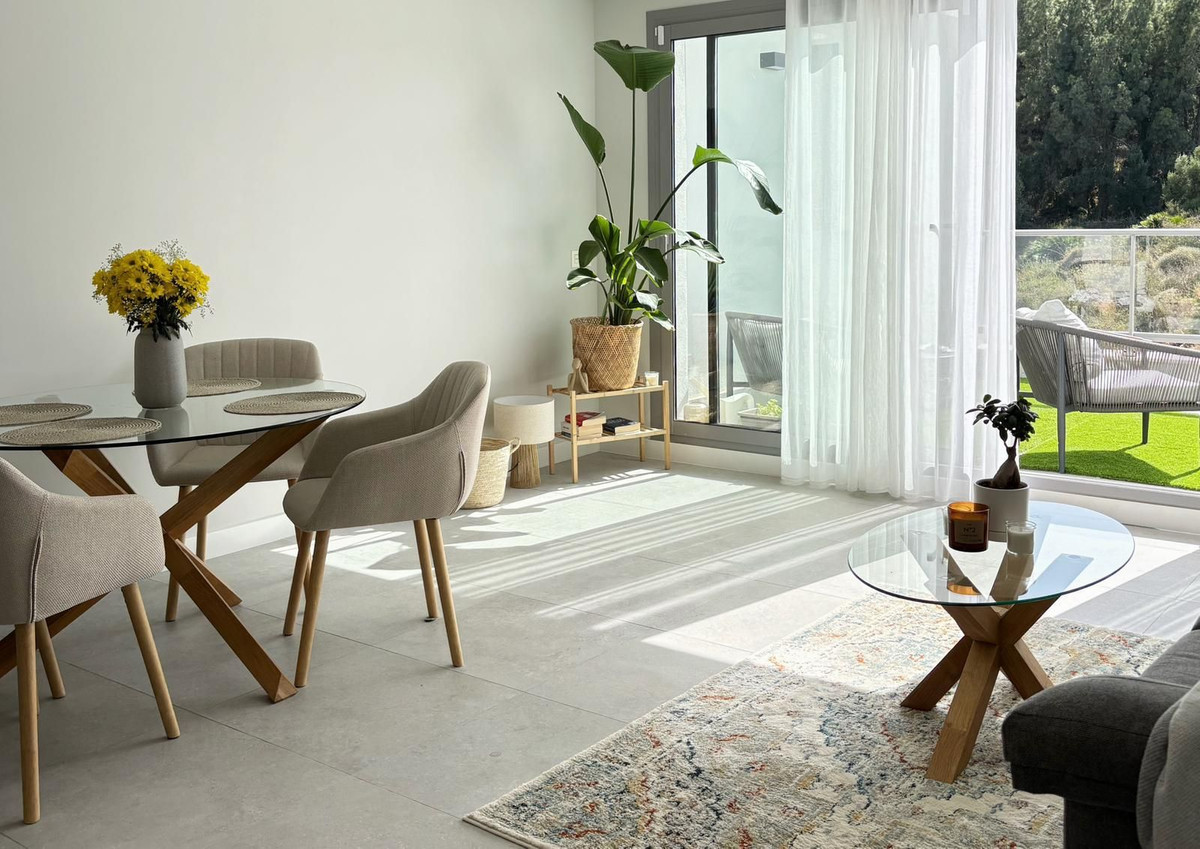Piso de 3 Dormitorios y 2 Baños en venta en Mijas