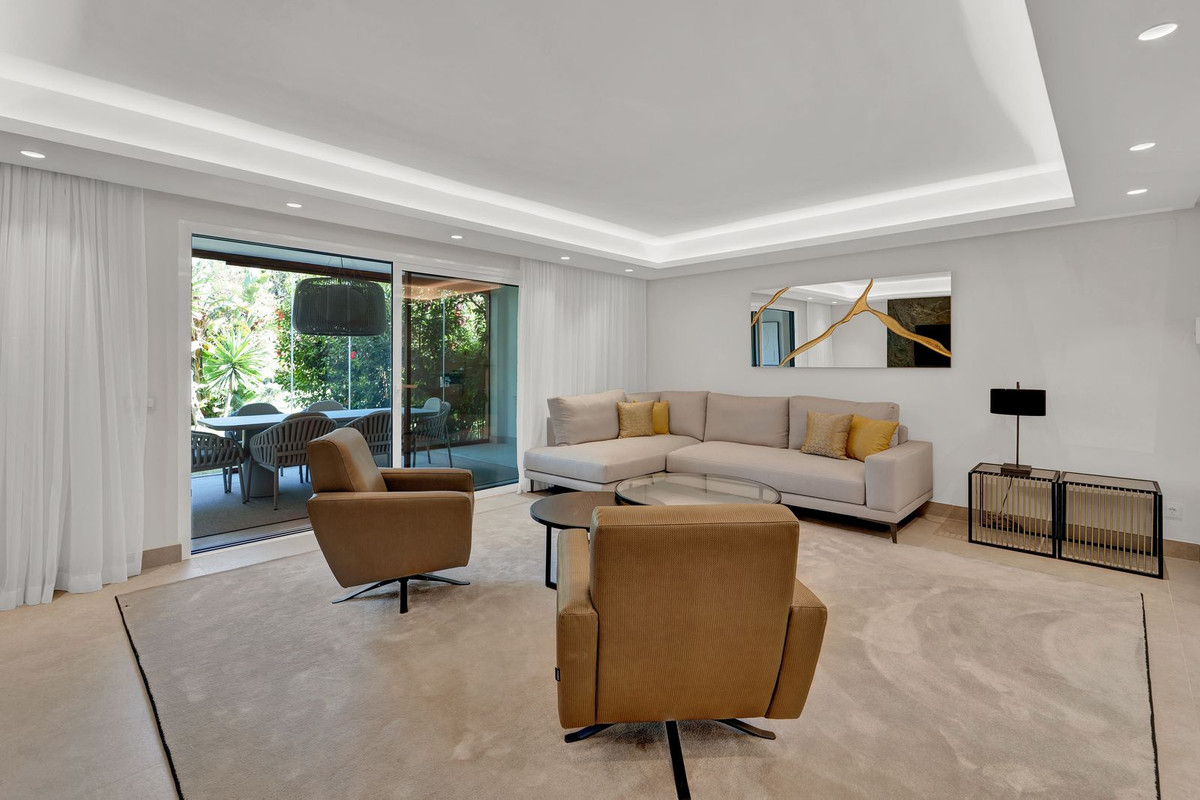 4 кровать Таунхаус для продажи в New Golden Mile, Estepona
