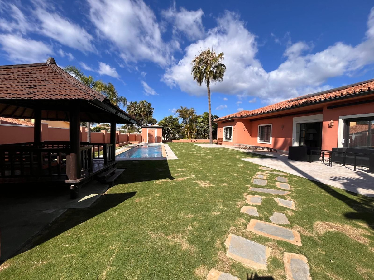 Casa de 3 Dormitorios en alquiler vacacional en Estepona