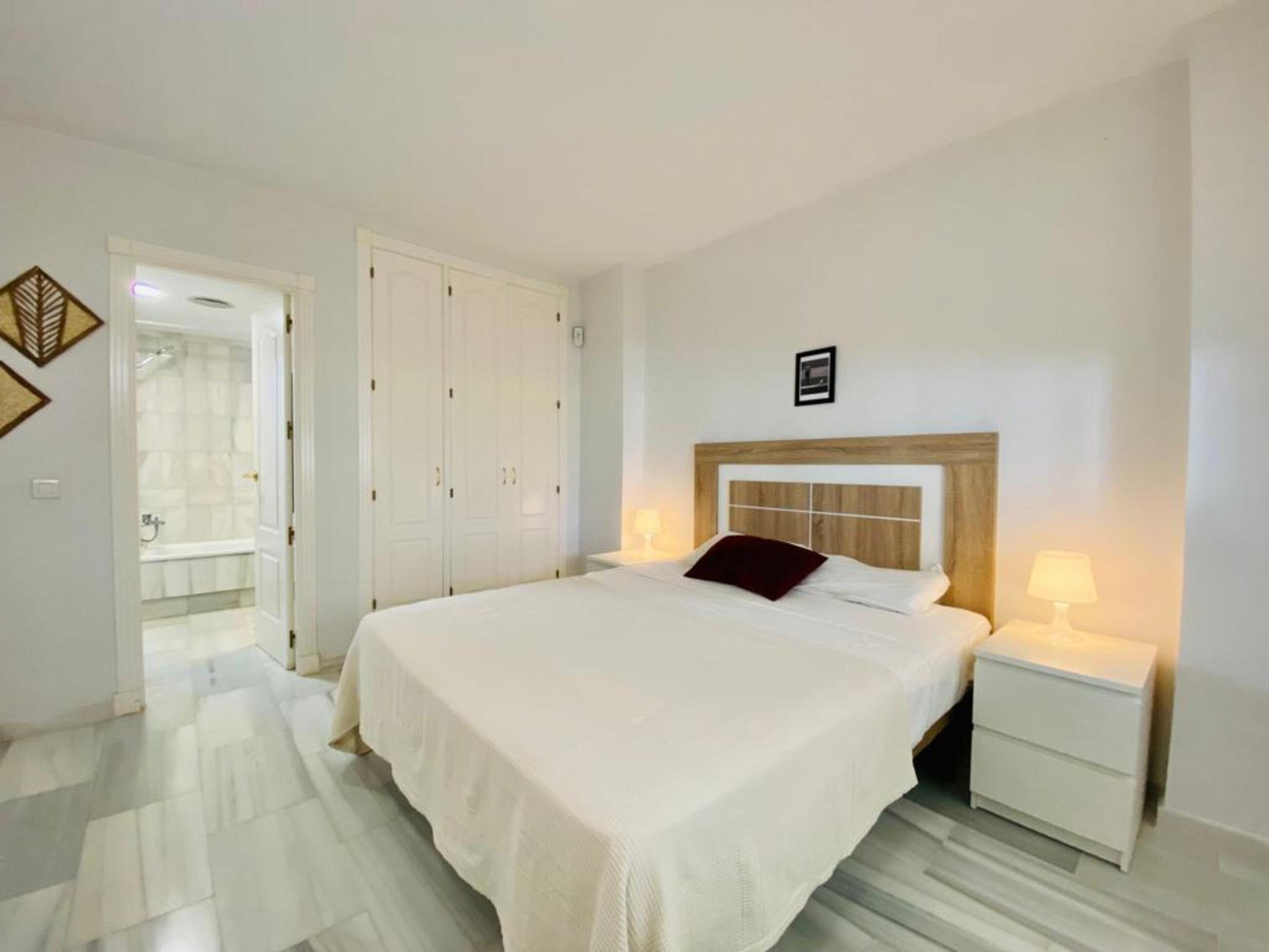 2 Bed - Apartment for Sale in Nueva Andalucia, Marbella