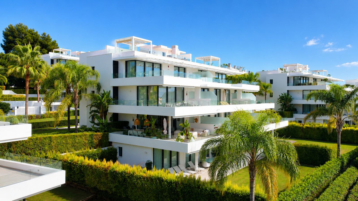 Piso de 3 Dormitorios y 2 Baños en venta en Estepona