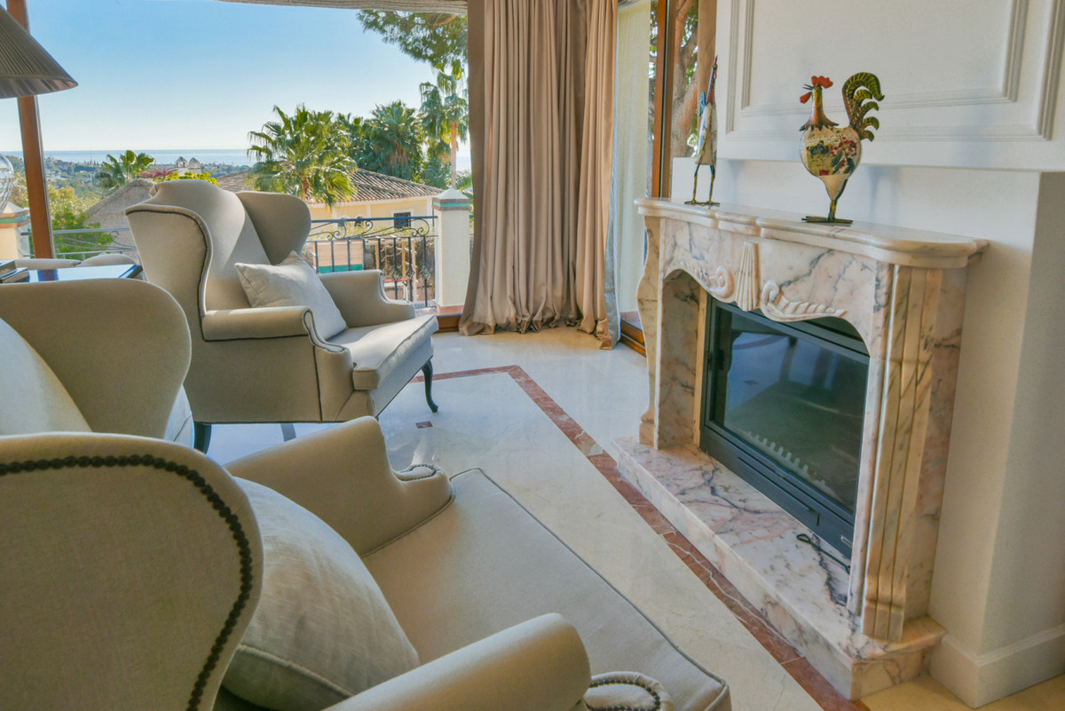 Casa de 5 Dormitorios y 5 Baños en venta en Río Real, Marbella