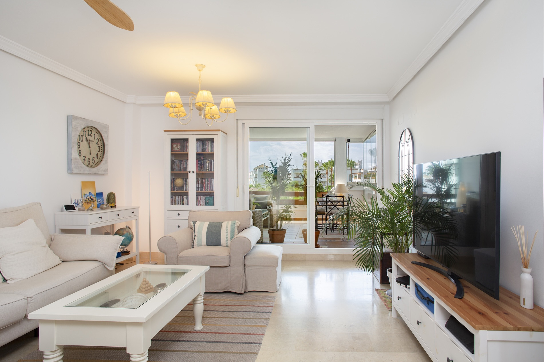 Piso de 2 Dormitorios y 2 Baños en venta en Estepona