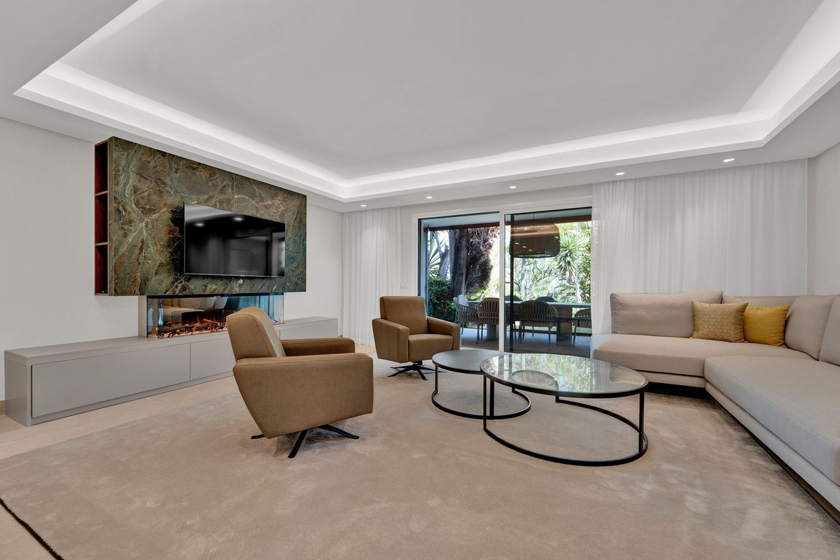 4 кровать Таунхаус для продажи в New Golden Mile, Estepona