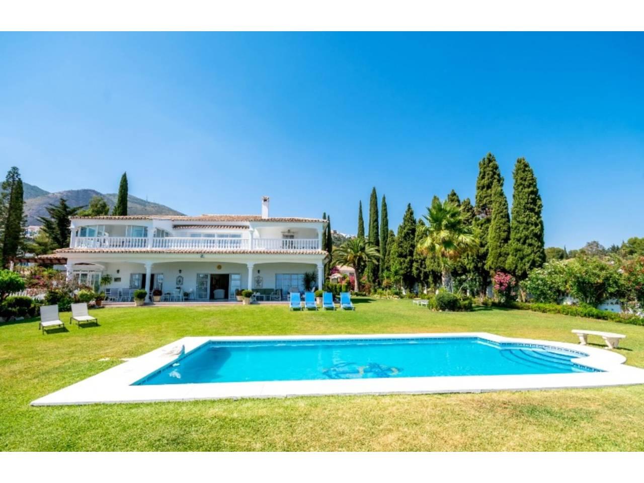 Casa de 4 Dormitorios en alquiler vacacional en Benalmádena Costa
