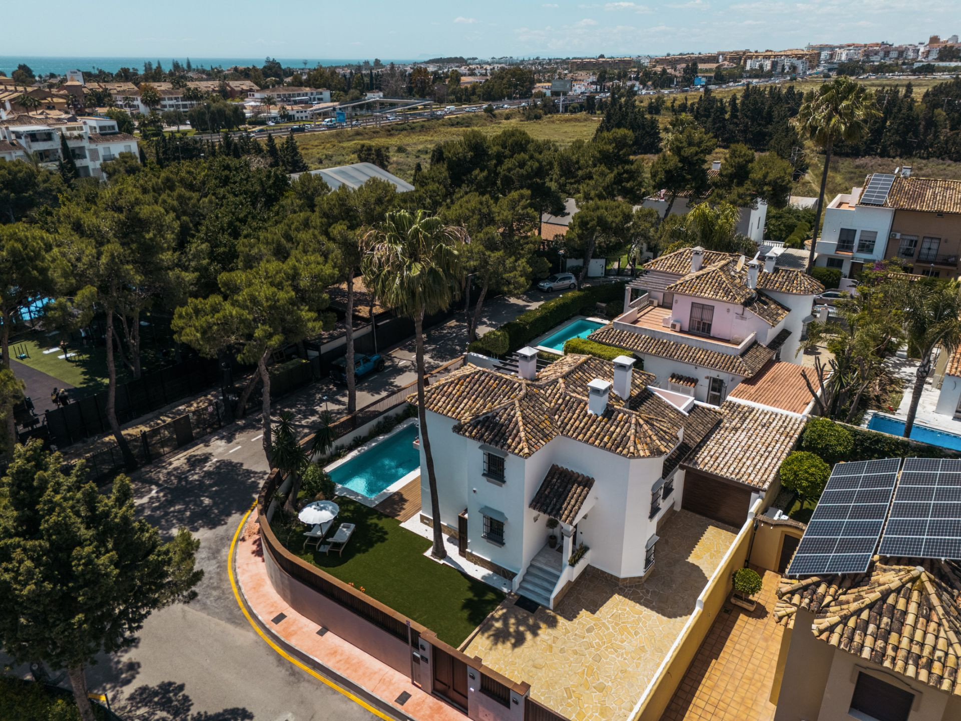 Casa de 6 Dormitorios y 5 Baños en venta en Nueva Andalucía, Marbella
