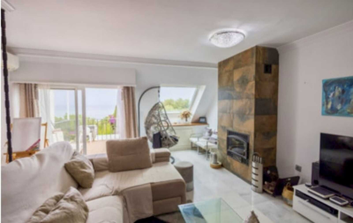 Casa Adosada de 4 Dormitorios y 3 Baños en venta en Estepona