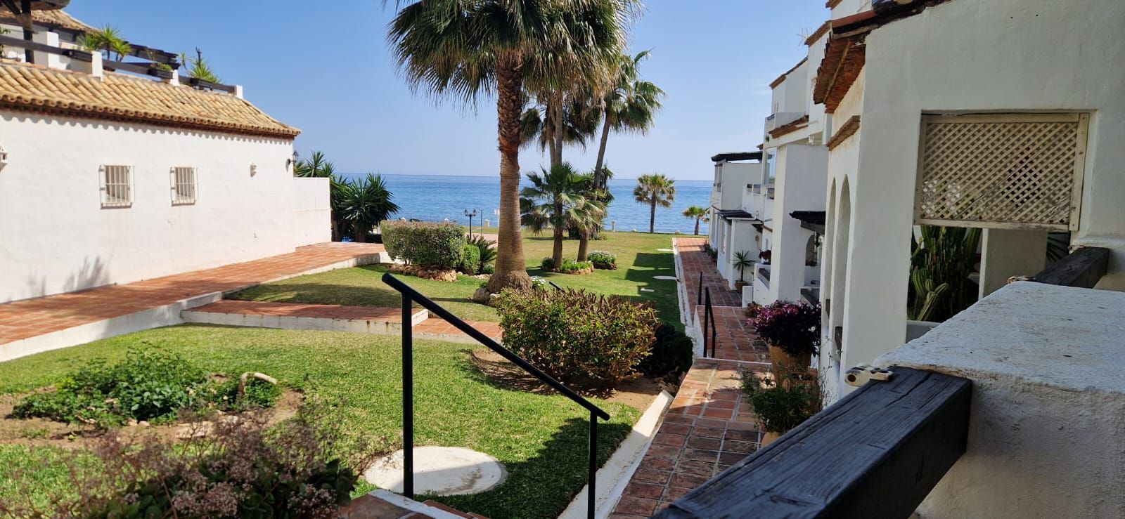 2 Bed, 2 Bath - Apartment for Sale in Calahonda, Mijas