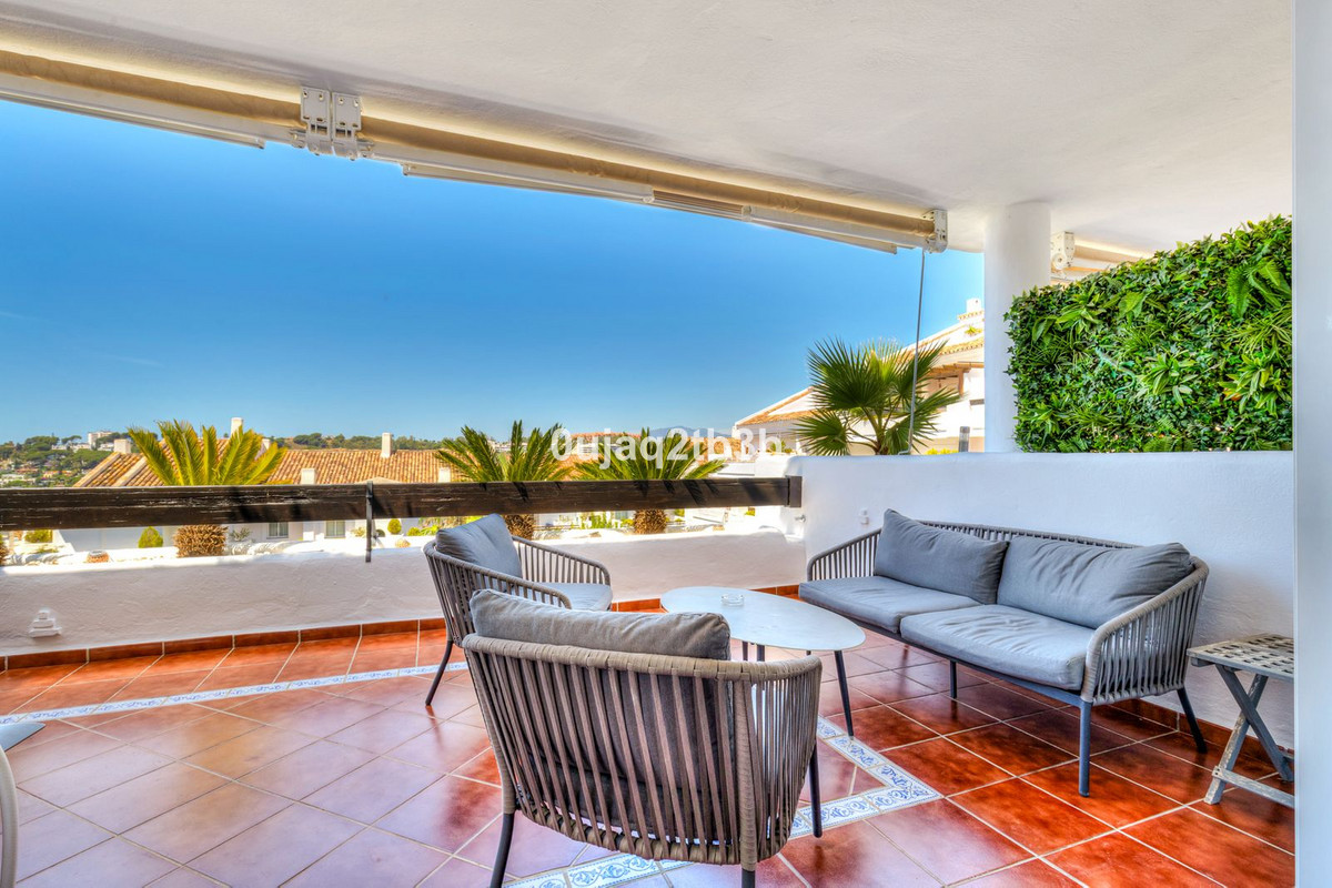 2 спални, 2 бани - Апартамент за продажба в Nueva Andalucia, Marbella