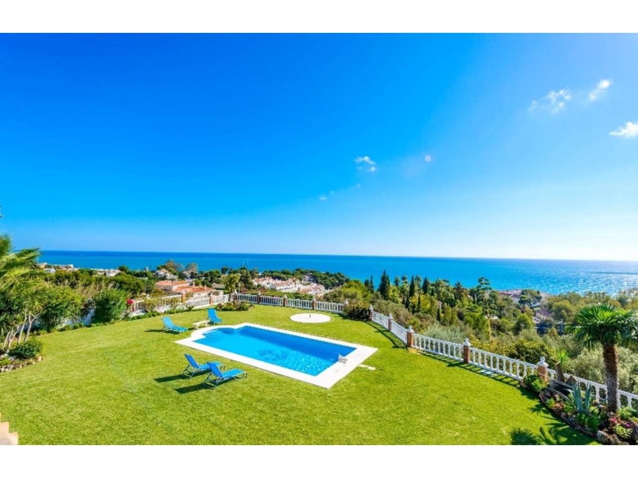 Casa de 4 Dormitorios en alquiler vacacional en Benalmádena Costa