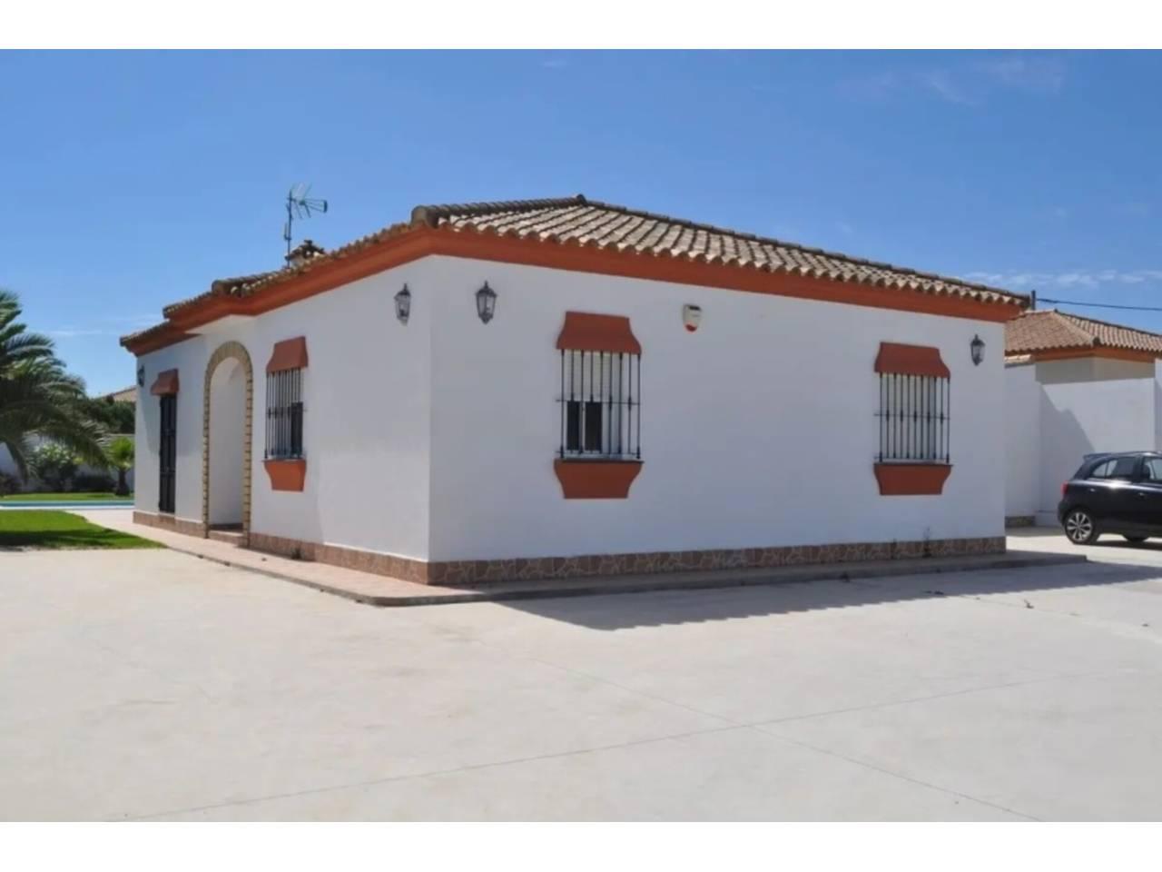 Casa Adosada de 3 Dormitorios y 3 Baños en alquiler vacacional en Chiclana de la Frontera