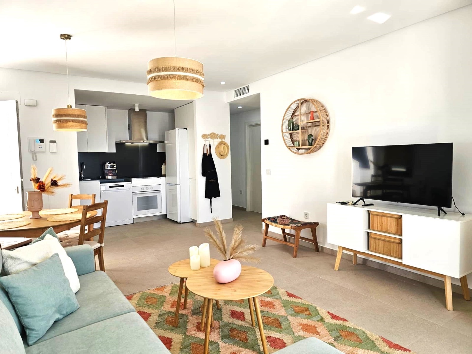 2 Bed - Apartment for Rent in La Alqueria, Estepona