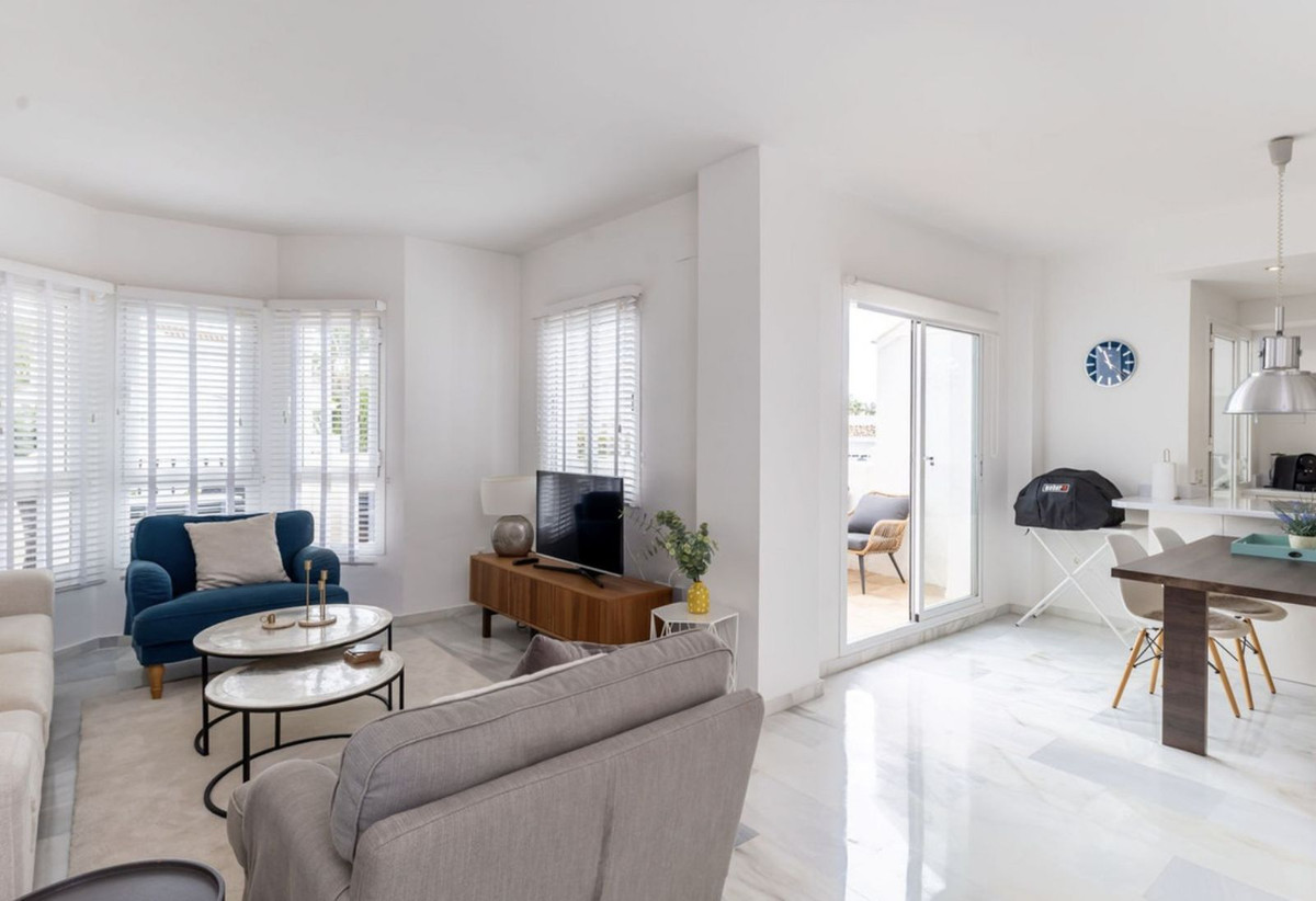 Piso de 3 Dormitorios en alquiler vacacional en Nueva Andalucía, Marbella