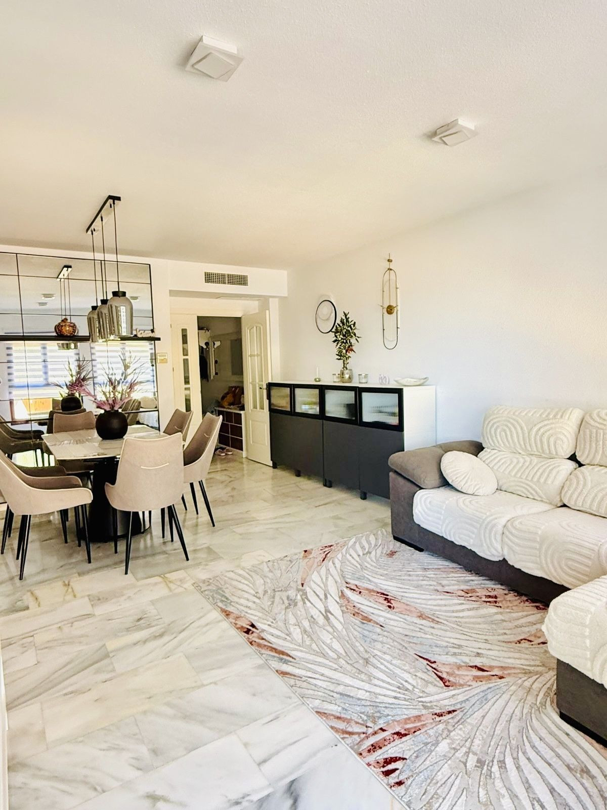Piso de 2 Dormitorios y 2 Baños en venta en Manilva