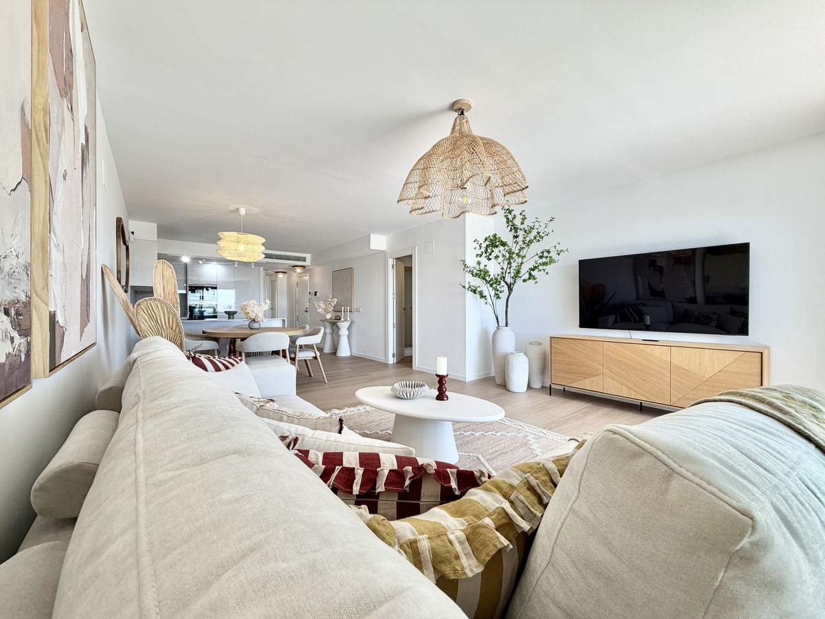 3 Bed, 2 Bath - Apartment for Sale in Estepona