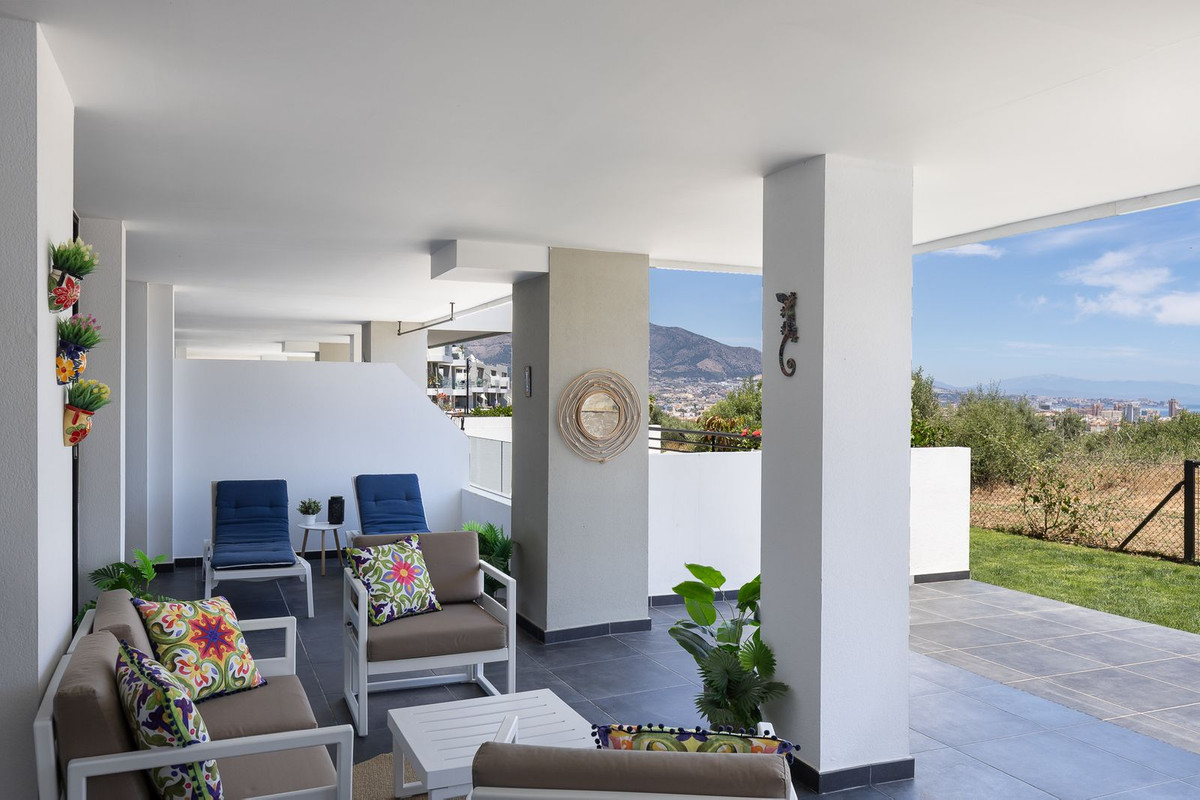 Piso de 3 Dormitorios y 2 Baños en venta en Mijas
