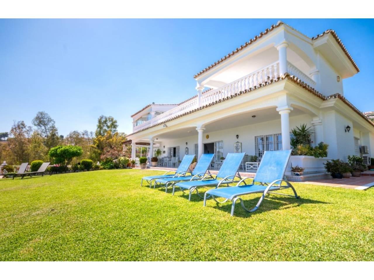 Casa de 4 Dormitorios en alquiler vacacional en Benalmádena Costa