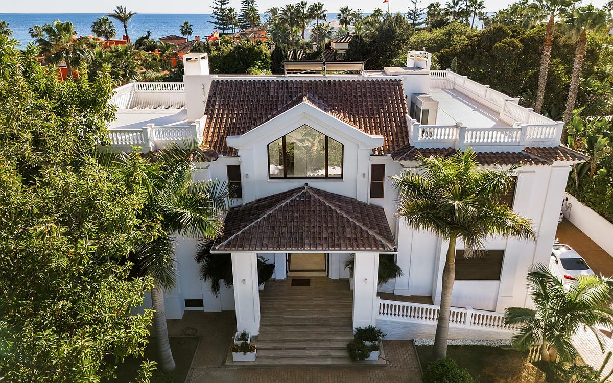 7 спални - Вила за продажба в Estepona