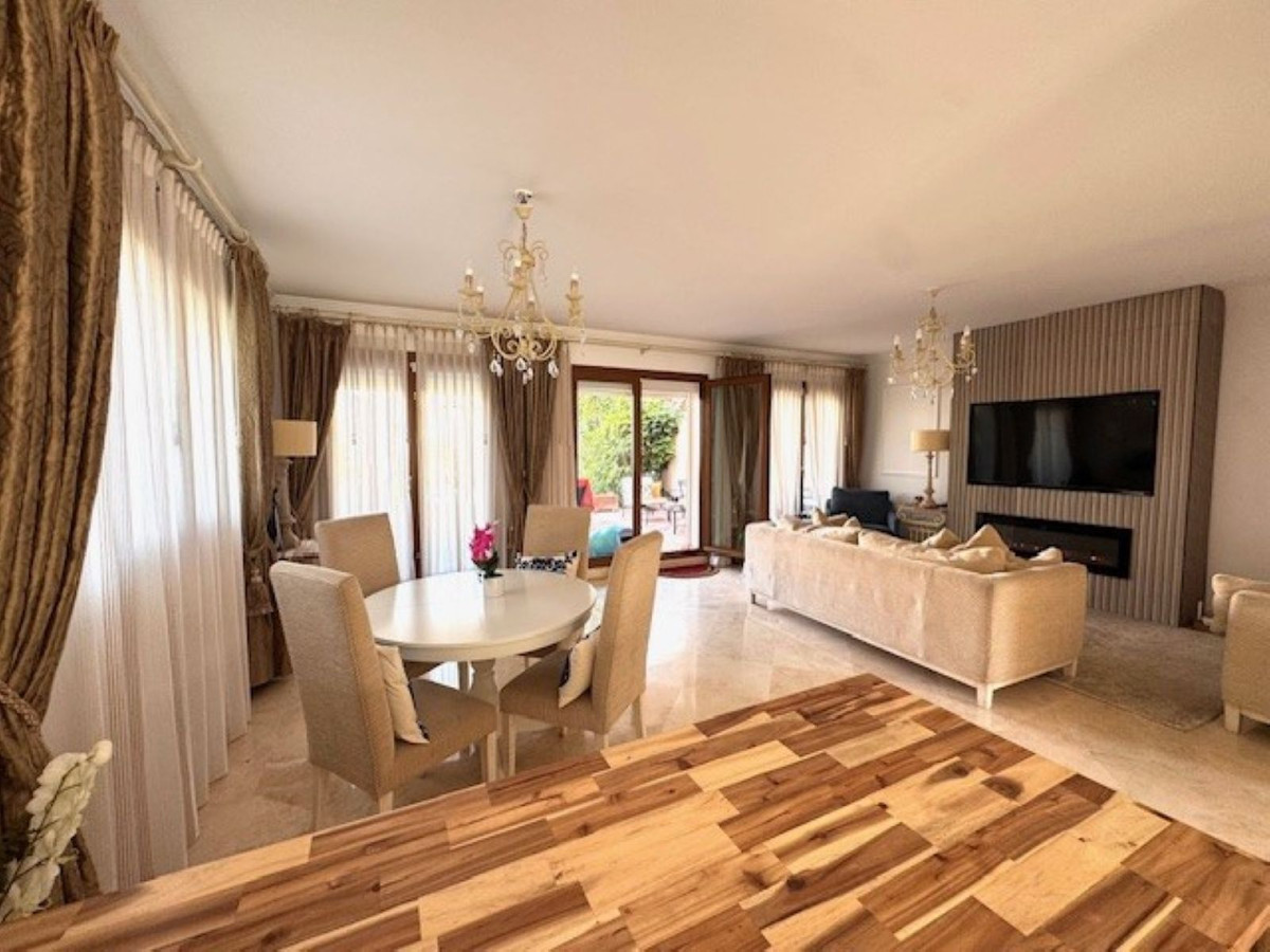 Casa Adosada de 4 Dormitorios y 3 Baños en alquiler vacacional en El Paraíso