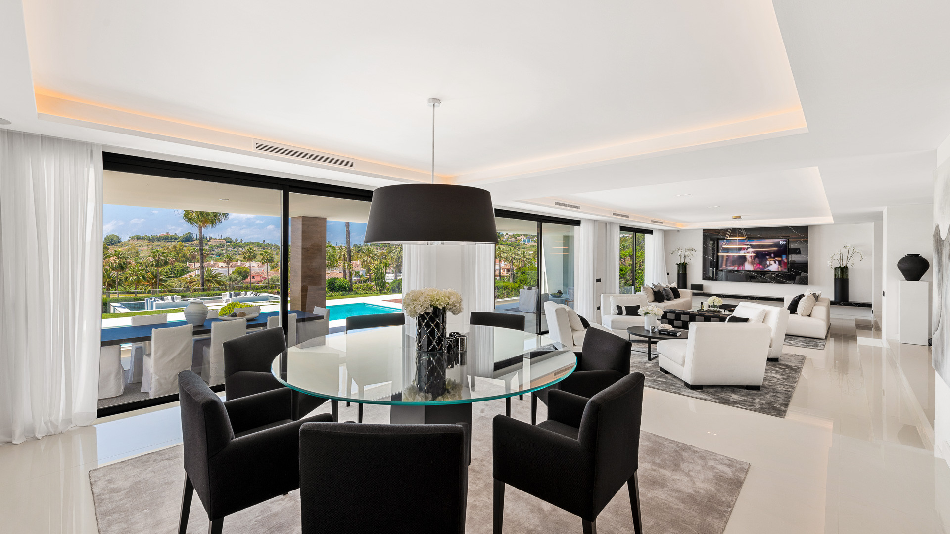 6 Bed, 6 Bath - Villa for Sale in Nueva Andalucia, Marbella