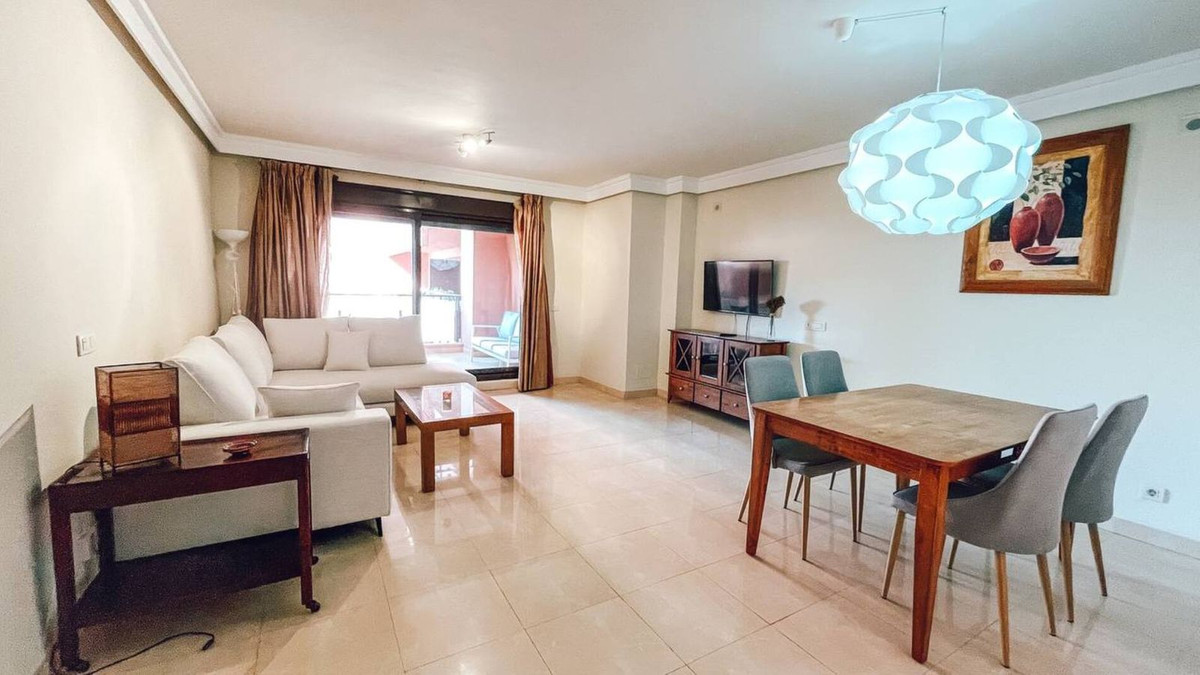 Piso de 3 Dormitorios en venta en Estepona