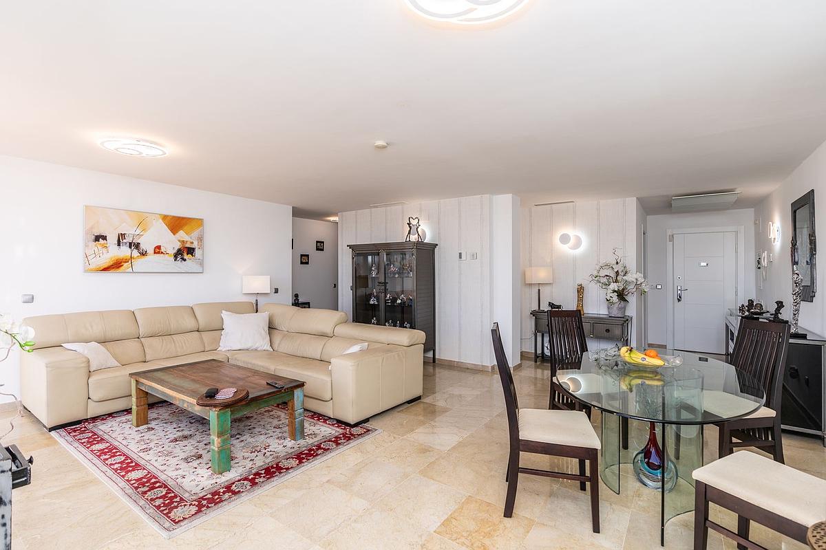 4 Bed, 2 Bath - Apartment for Sale in Benahavis
