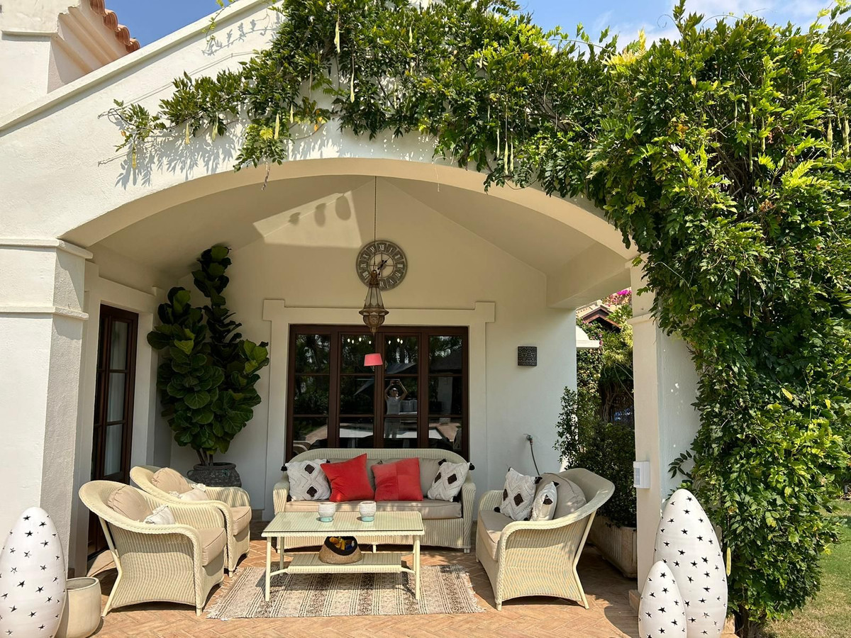 4 кровать 5 ванна Вилла для продажи в Estepona