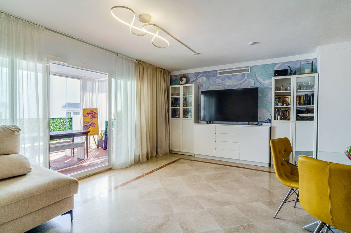 Piso de 3 Dormitorios y 2 Baños en venta en Benahavís