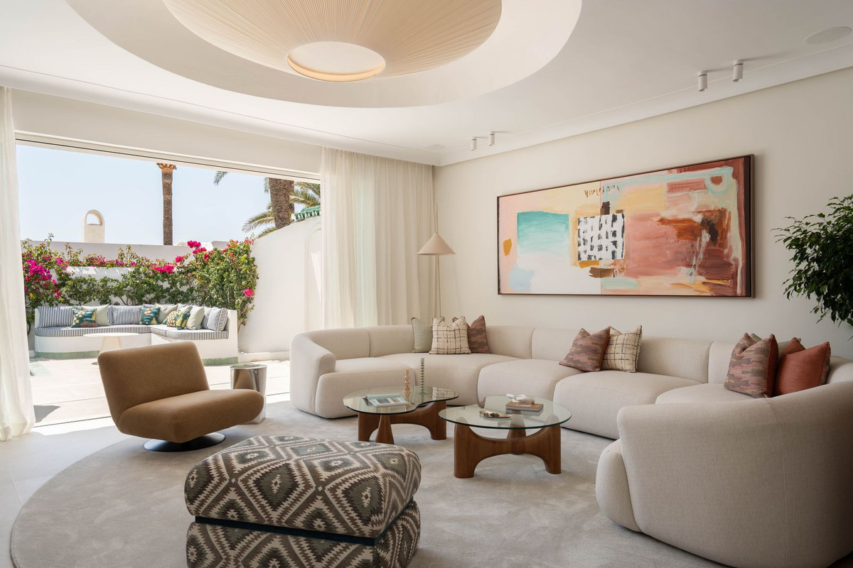 Casa de 3 Dormitorios en venta en Milla de Oro, Marbella