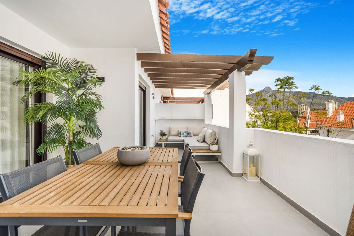 Piso de 3 Dormitorios y 2 Baños en alquiler en Nueva Andalucía, Marbella