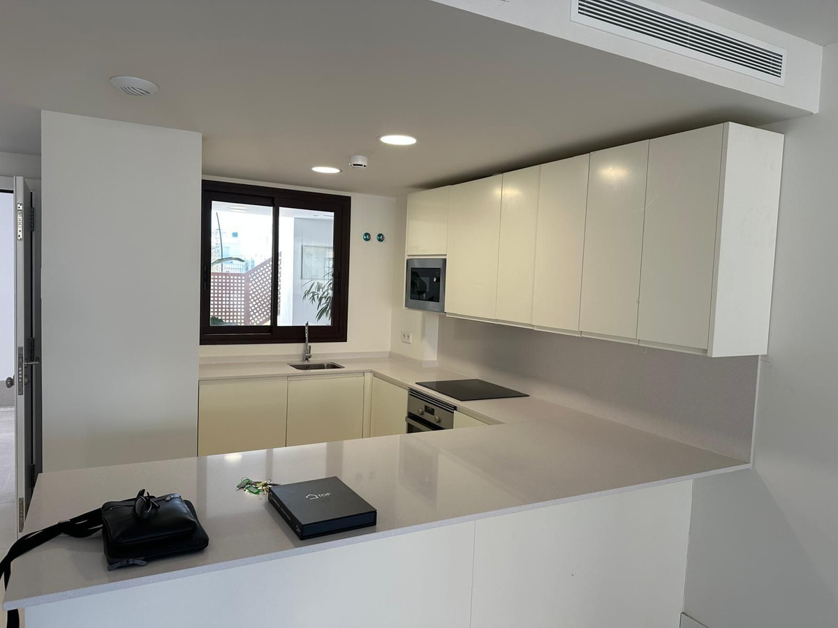 Piso de 2 Dormitorios en venta en Benalmádena Costa