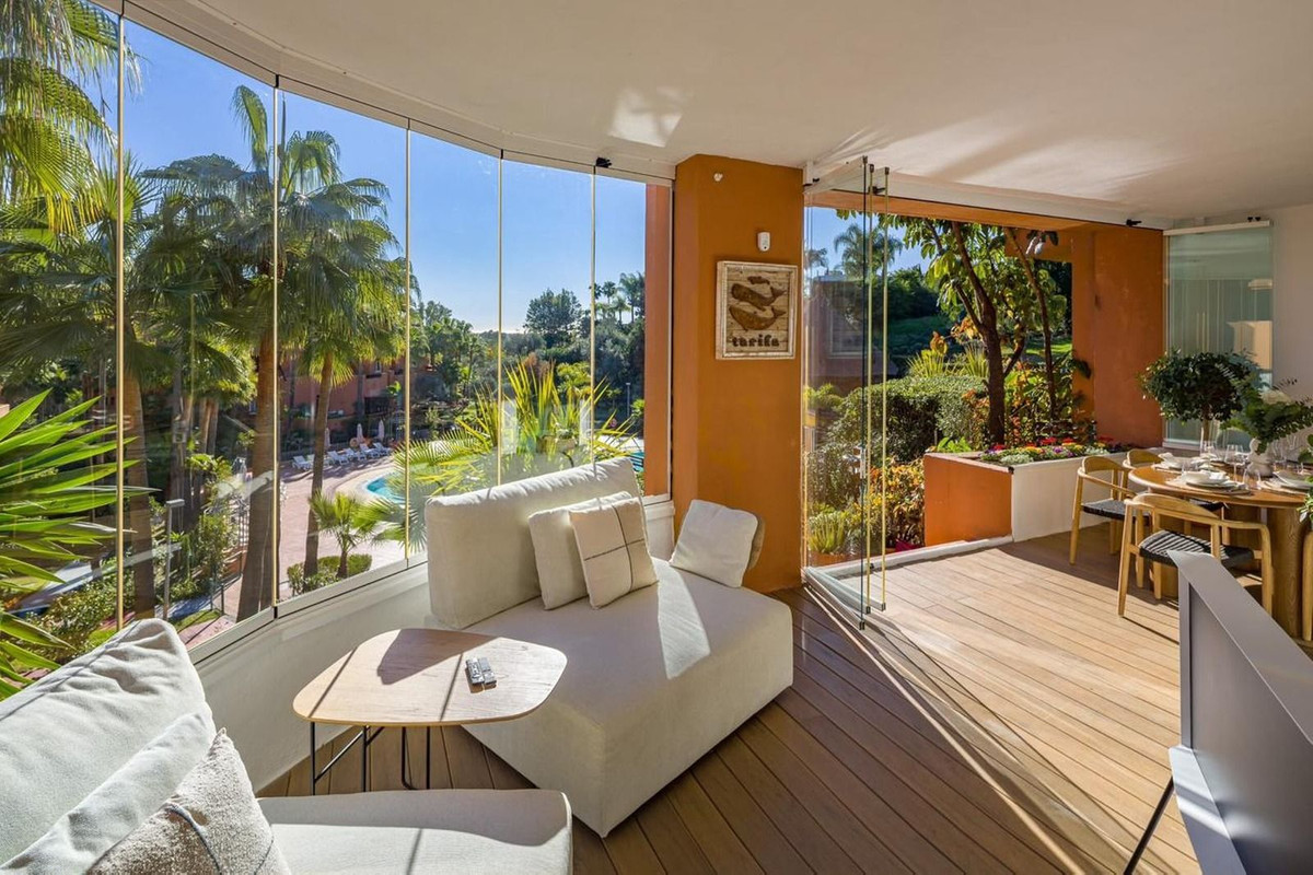 4 Bed - Apartment for Sale in Nueva Andalucia, Marbella