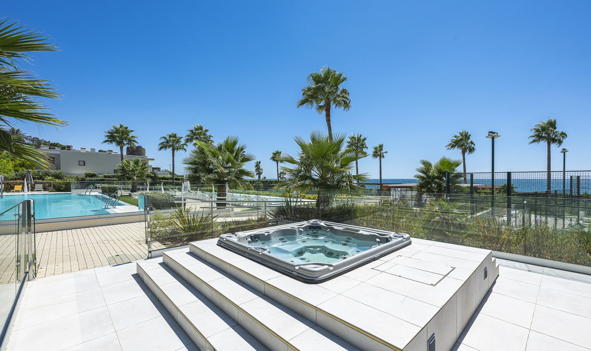 2 Bed - Apartment for Sale in New Golden Mile, Estepona