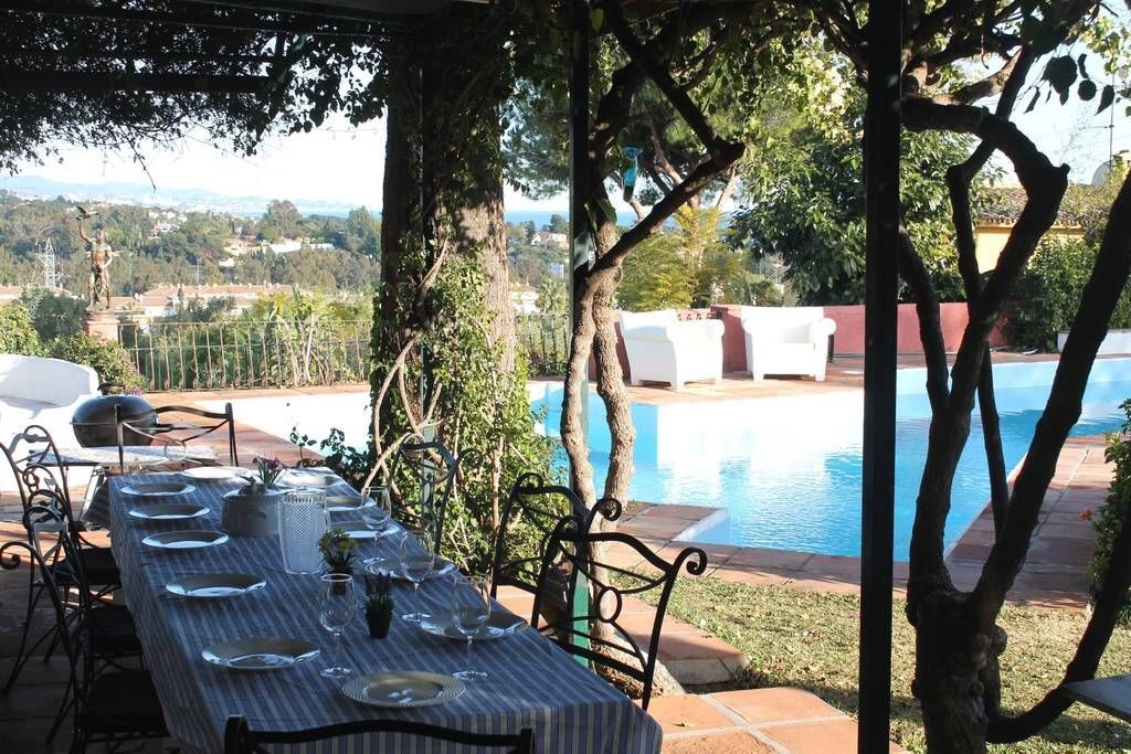 4 Bed, 4 Bath - Villa for Sale in Nueva Andalucia, Marbella