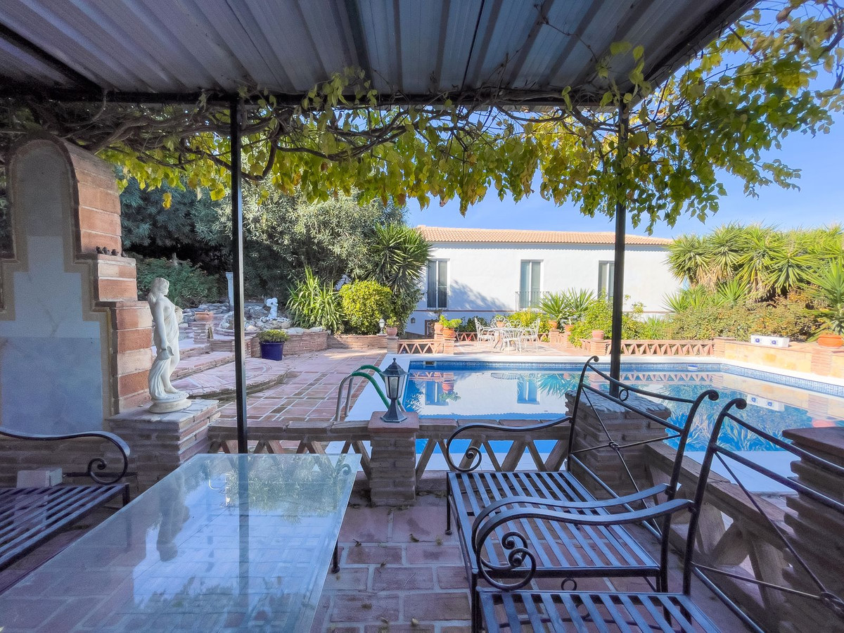 Finca de 5 Dormitorios en venta en Coin