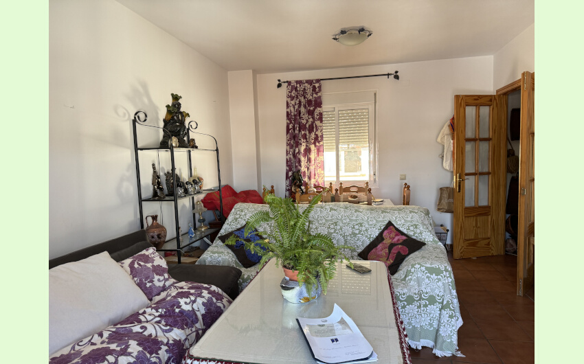Piso de 3 Dormitorios en venta en Jimena de la Frontera