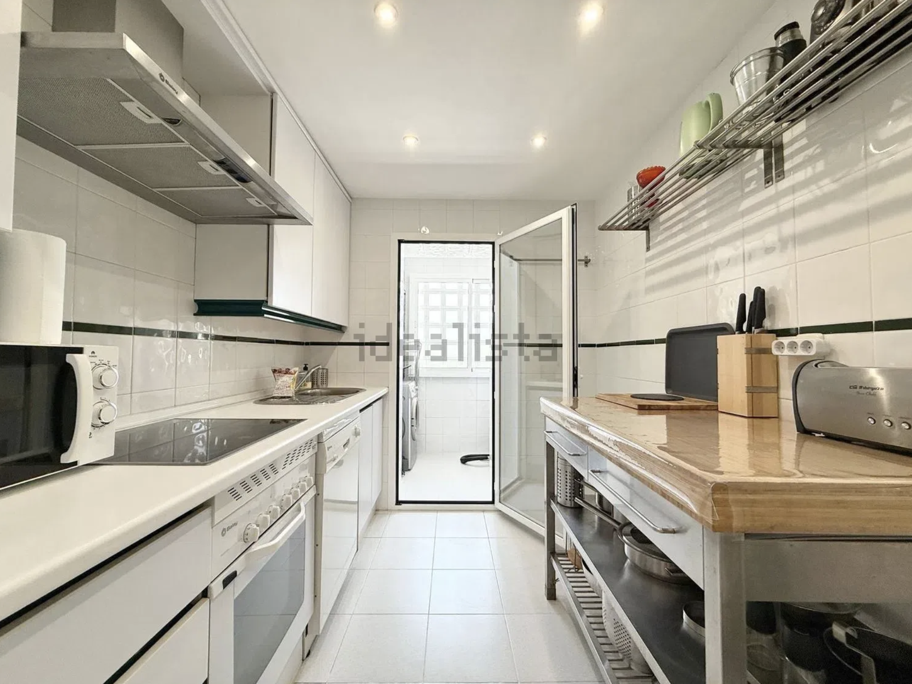 Piso de 3 Dormitorios y 3 Baños en venta en Nueva Andalucía, Marbella