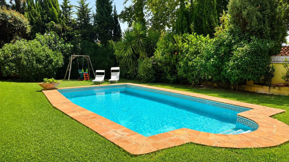 Casa de 4 Dormitorios en alquiler en Marbella