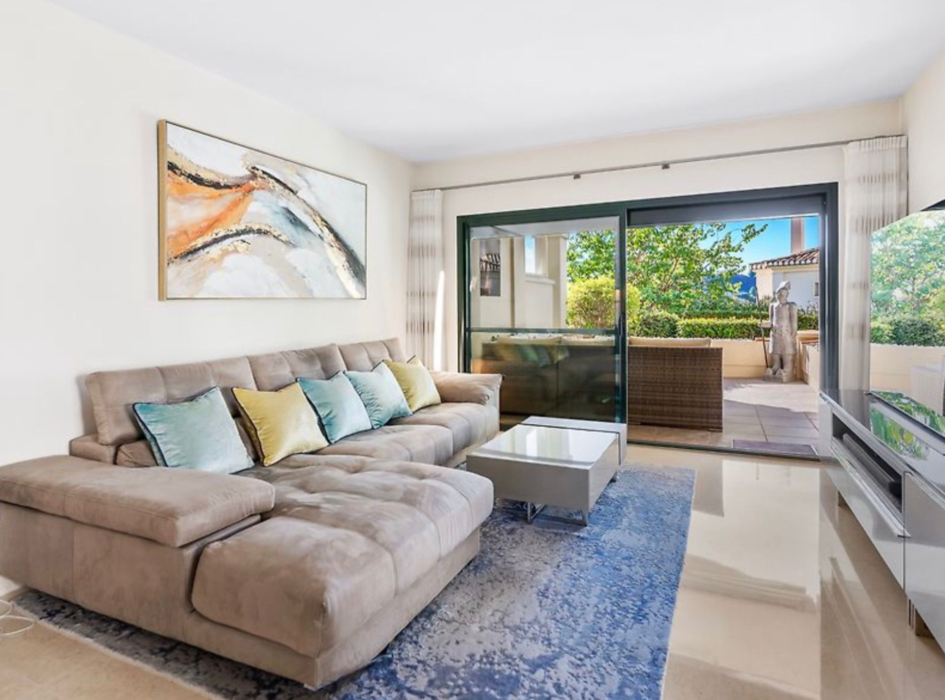 Piso de 2 Dormitorios y 2 Baños en venta en Benahavís