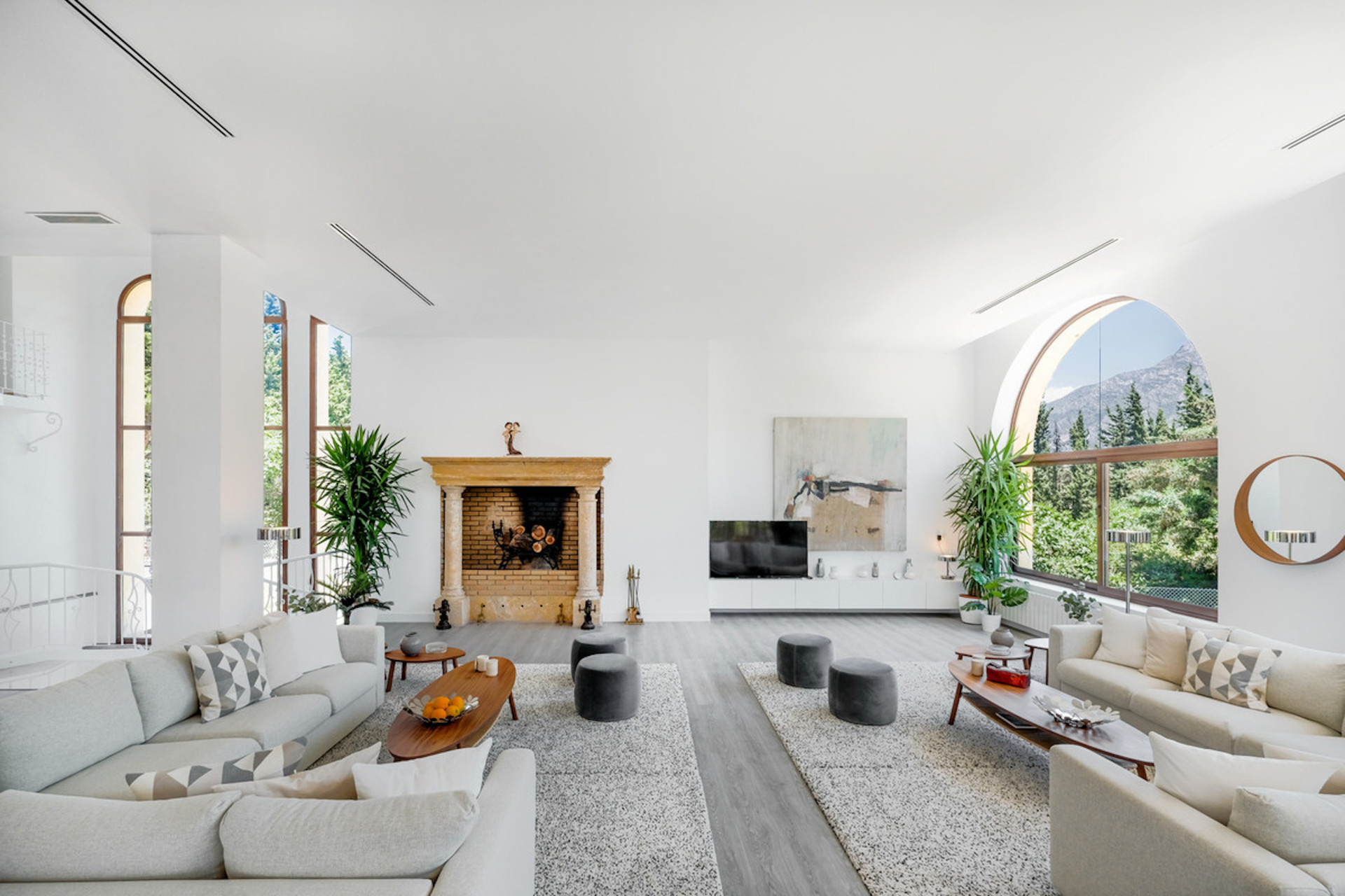 10 спални, 20 бани - Вила за продажба в Nueva Andalucia, Marbella