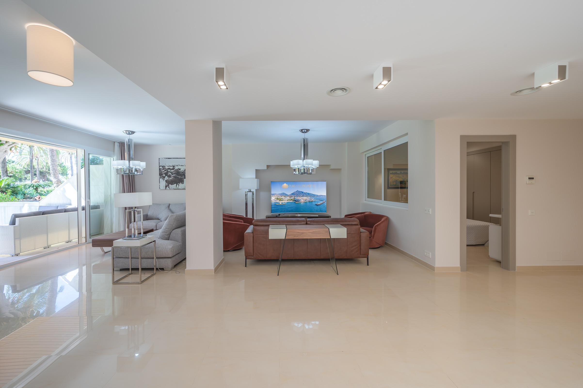 6 Bed - Apartment for Sale in Puerto Banus, Marbella