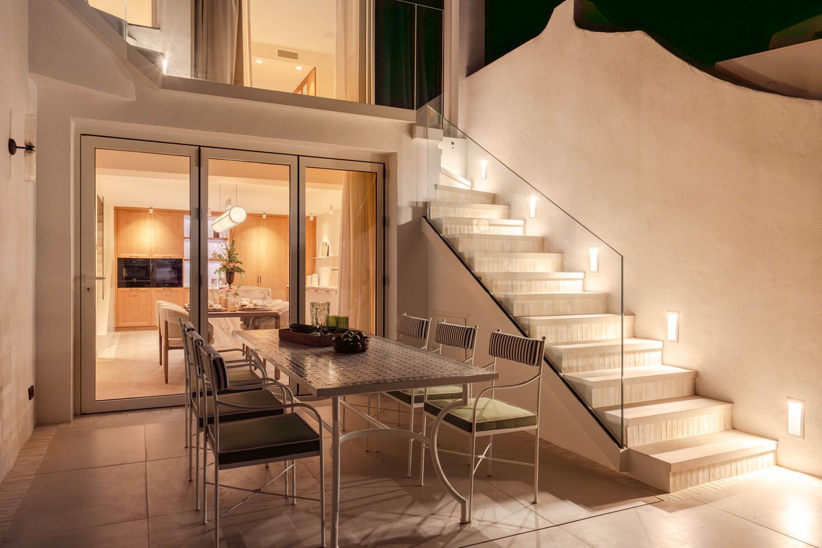 Casa de 3 Dormitorios en venta en Milla de Oro, Marbella