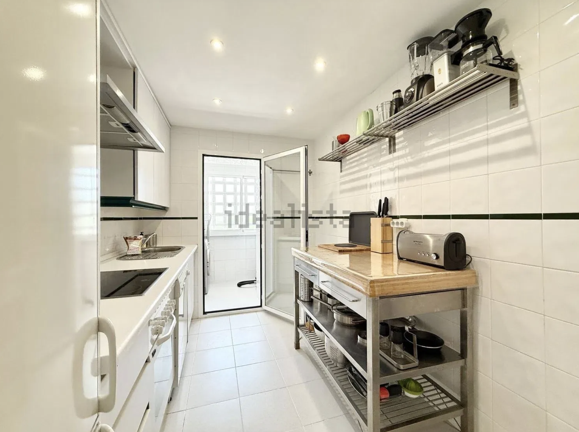 Piso de 3 Dormitorios y 3 Baños en venta en Nueva Andalucía, Marbella