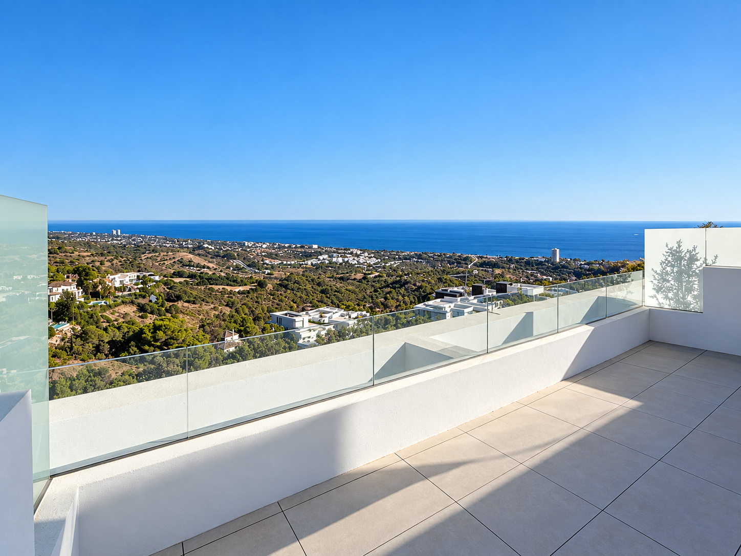 3 Bed, 2 Bath - Apartment for Sale in Los Monteros, Marbella