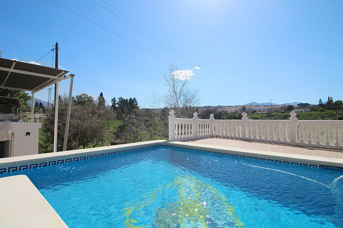 2 Bed, 2 Bath - Villa for Sale in Coin