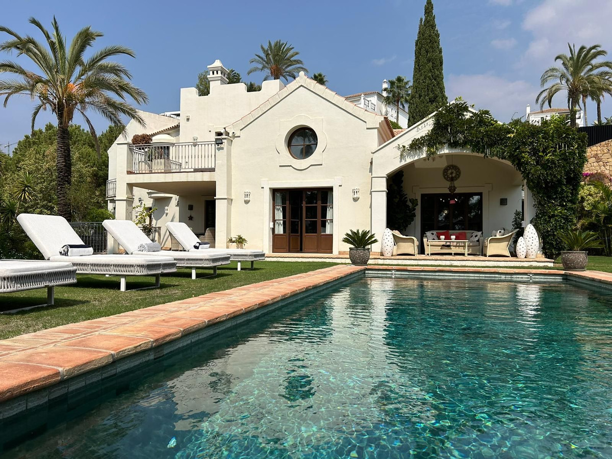 4 кровать 5 ванна Вилла для продажи в Estepona