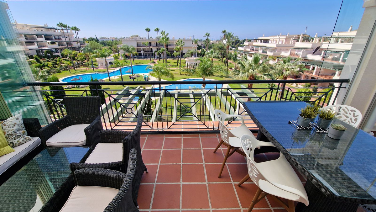 Ático de 2 Dormitorios en alquiler vacacional en Nueva Andalucía, Marbella
