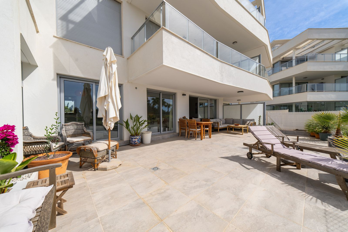 Piso de 2 Dormitorios en venta en El Faro, Mijas