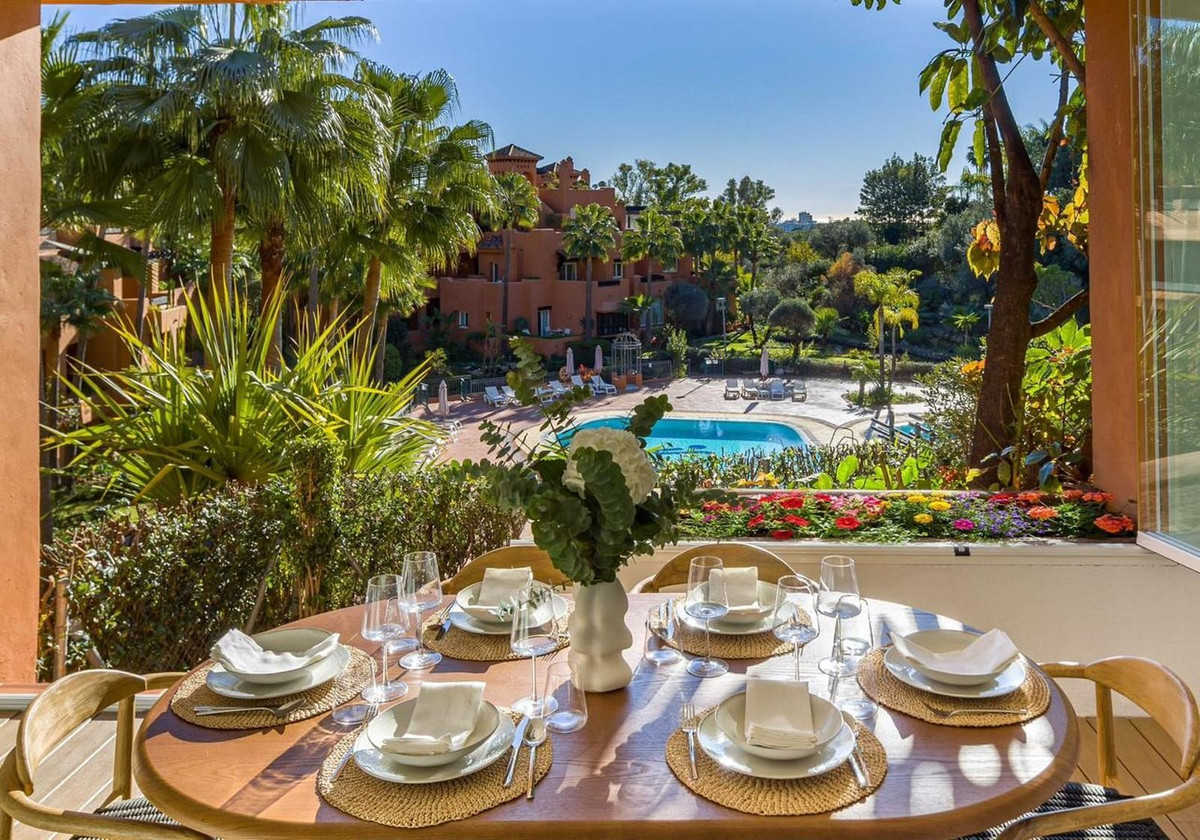 4 Bed - Apartment for Sale in Nueva Andalucia, Marbella